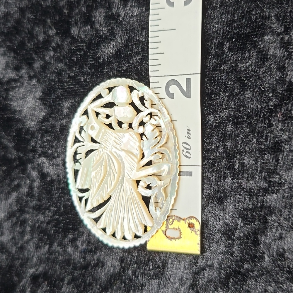 Carved Brooch - Picture 3 of 4